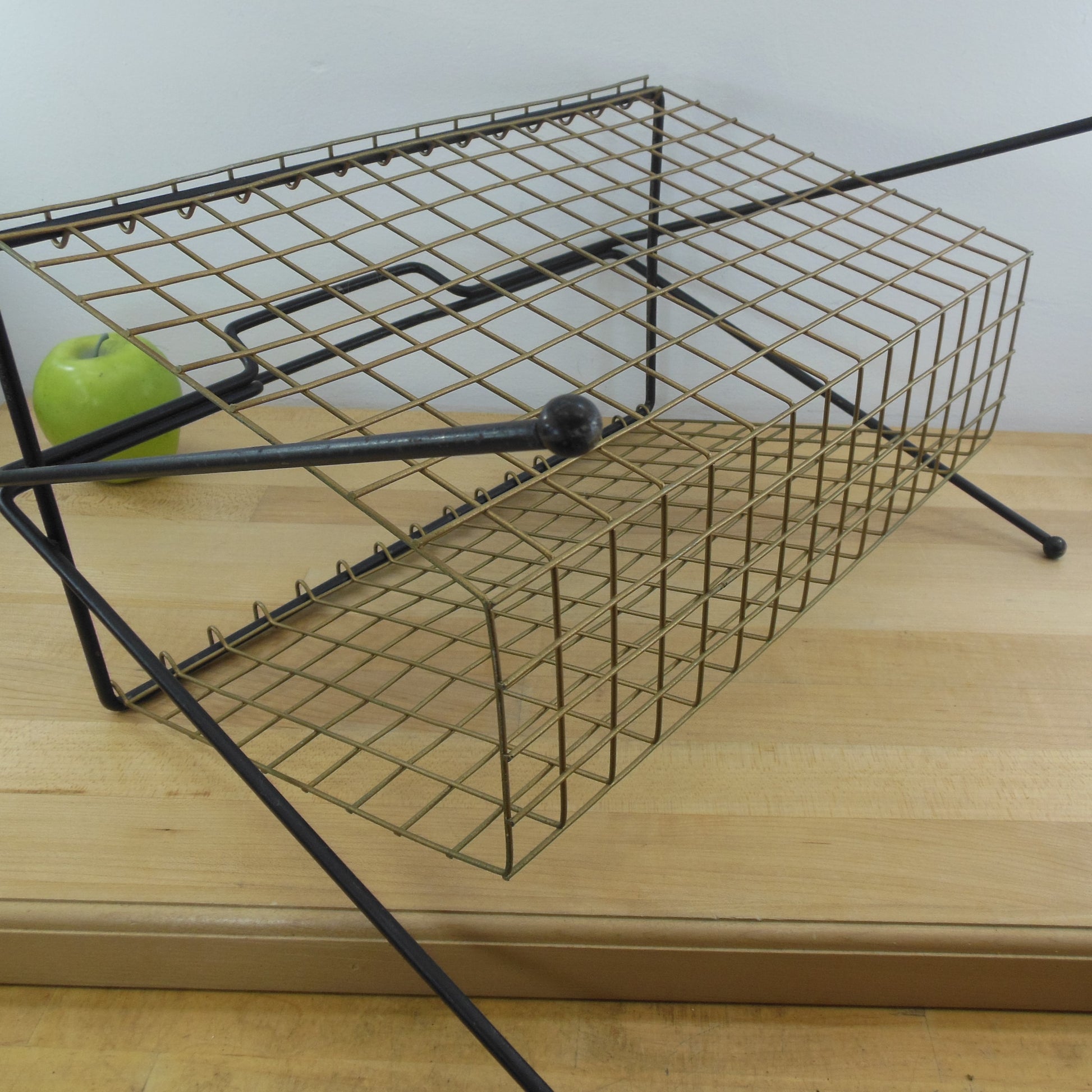 MCM Unbranded Steel Wire Mesh Magazine Rack Holder Black Gold used