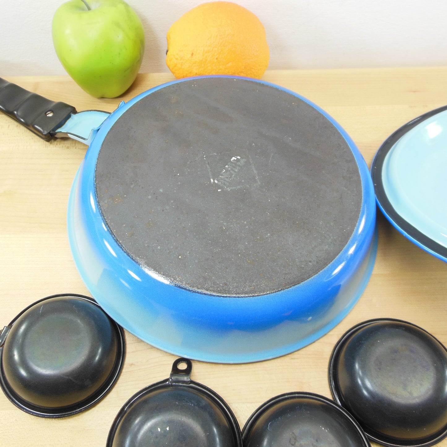 Moore MEMCO Blue Enamelware Skillet Fry Pan Egg Poacher Two Tone