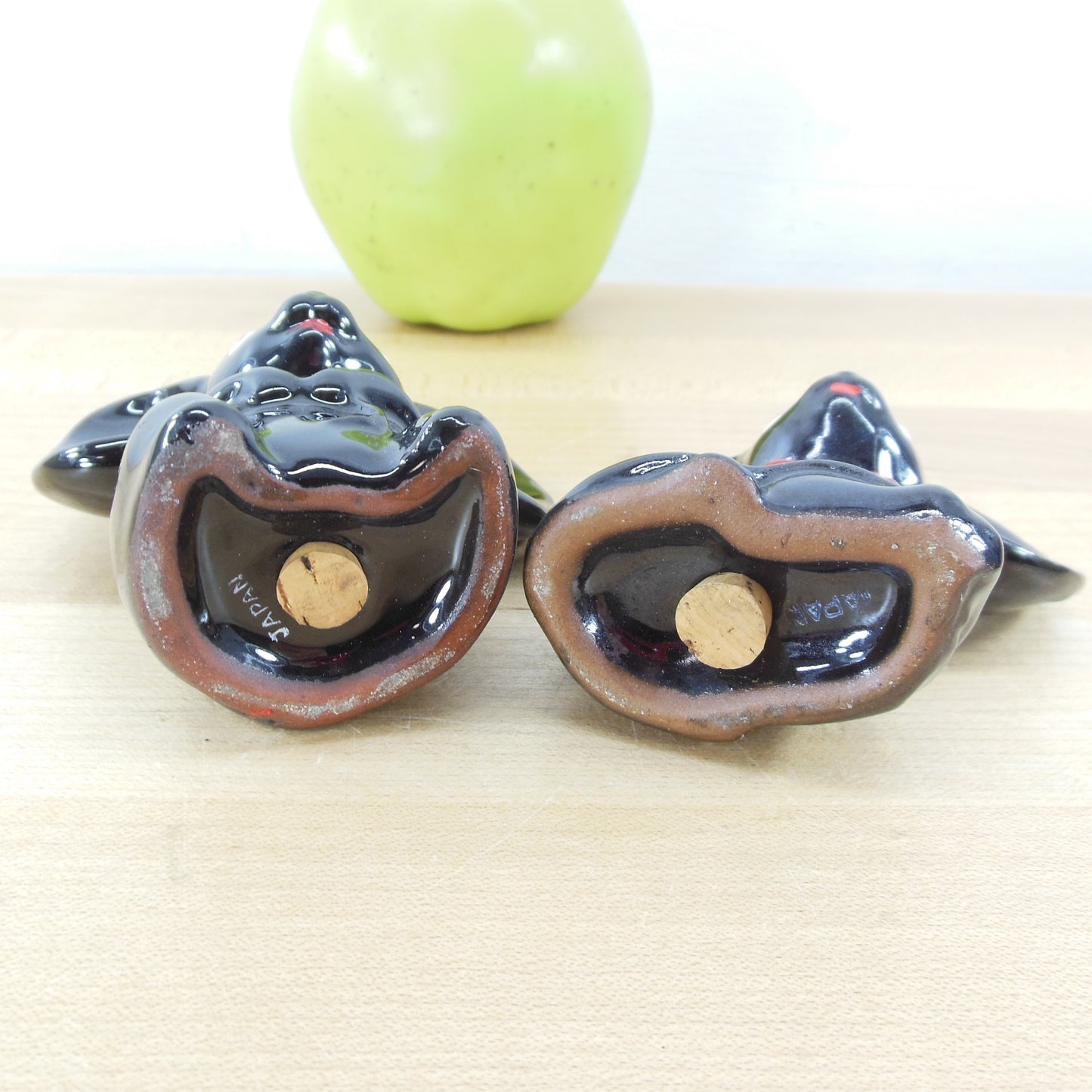 Salt & Pepper Shakers Ceramic Black Big Ear Mice Red Bows Japan corks