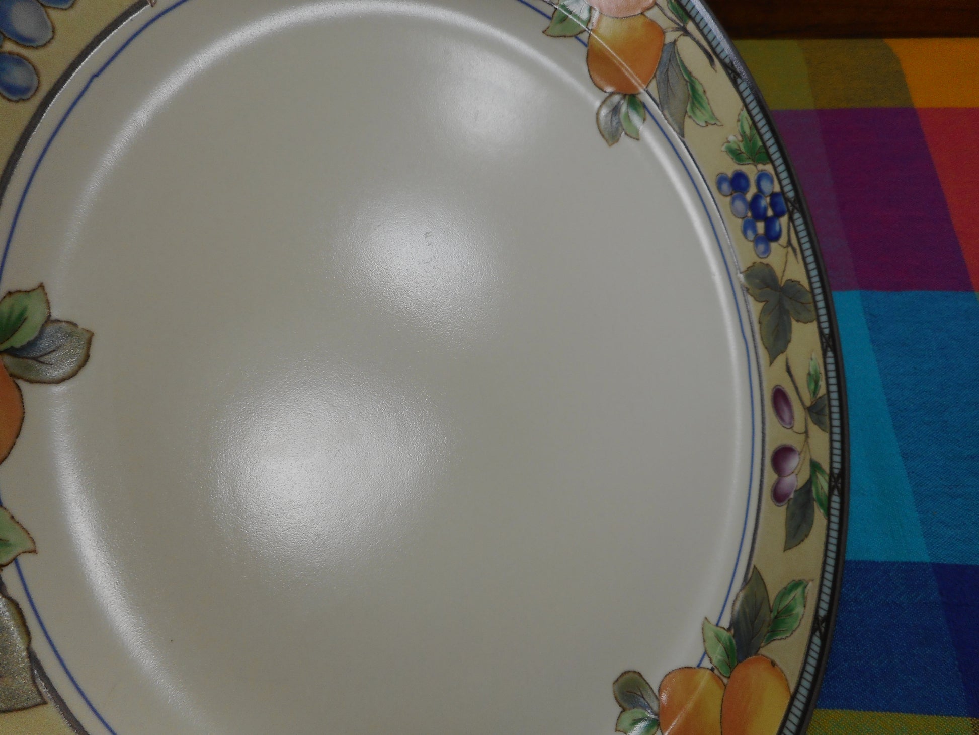 Mikasa Intaglio Garden Harvest - 12-3/4" Chop Plate Platter CAC29 Malaysia