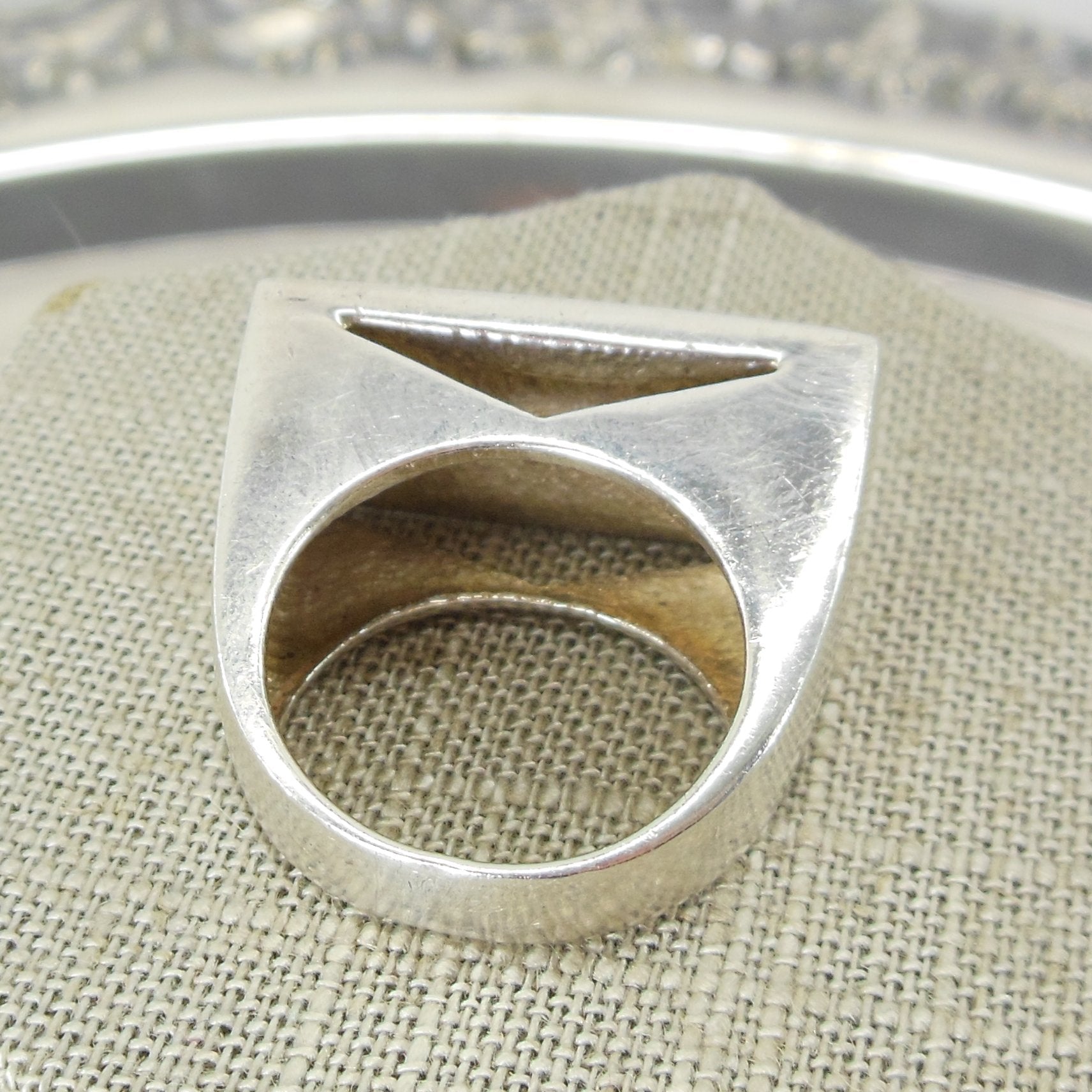 Modernist Chunky 925 Sterling Silver MOP Ring Size 9 Estate Jewelry