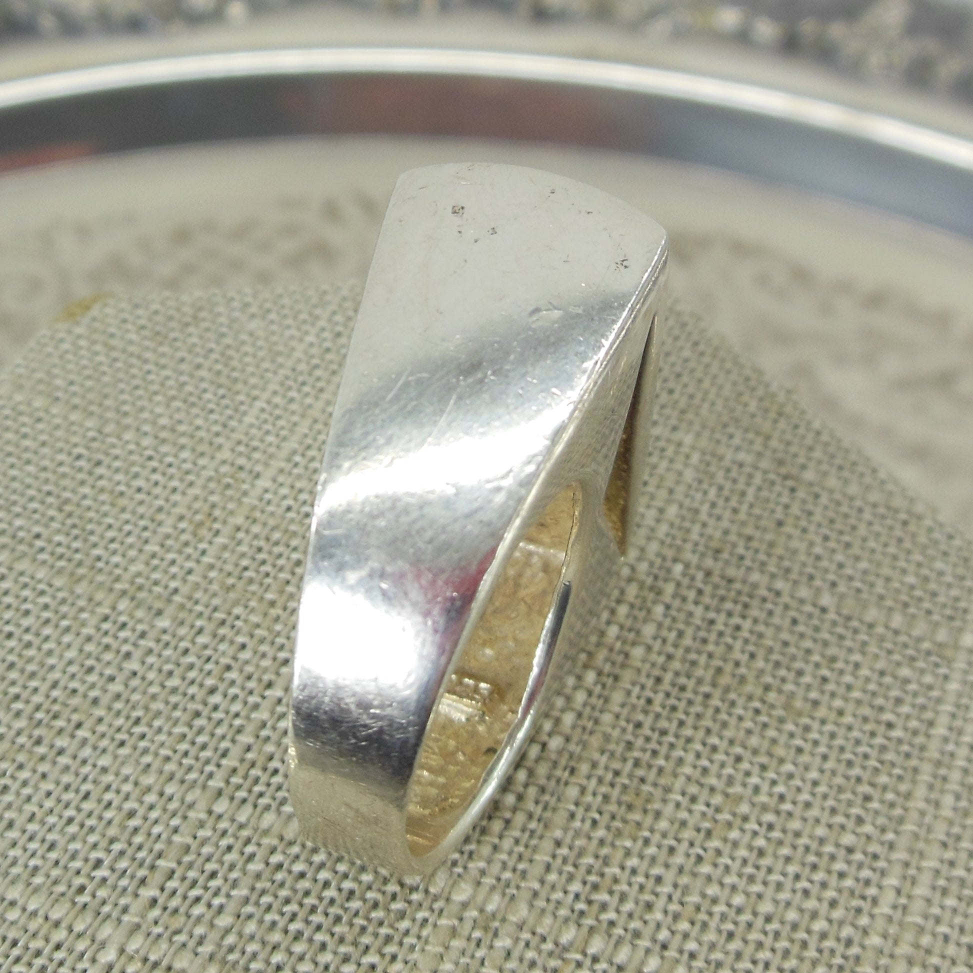 Modernist Chunky 925 Sterling Silver MOP Ring Size 9 Used