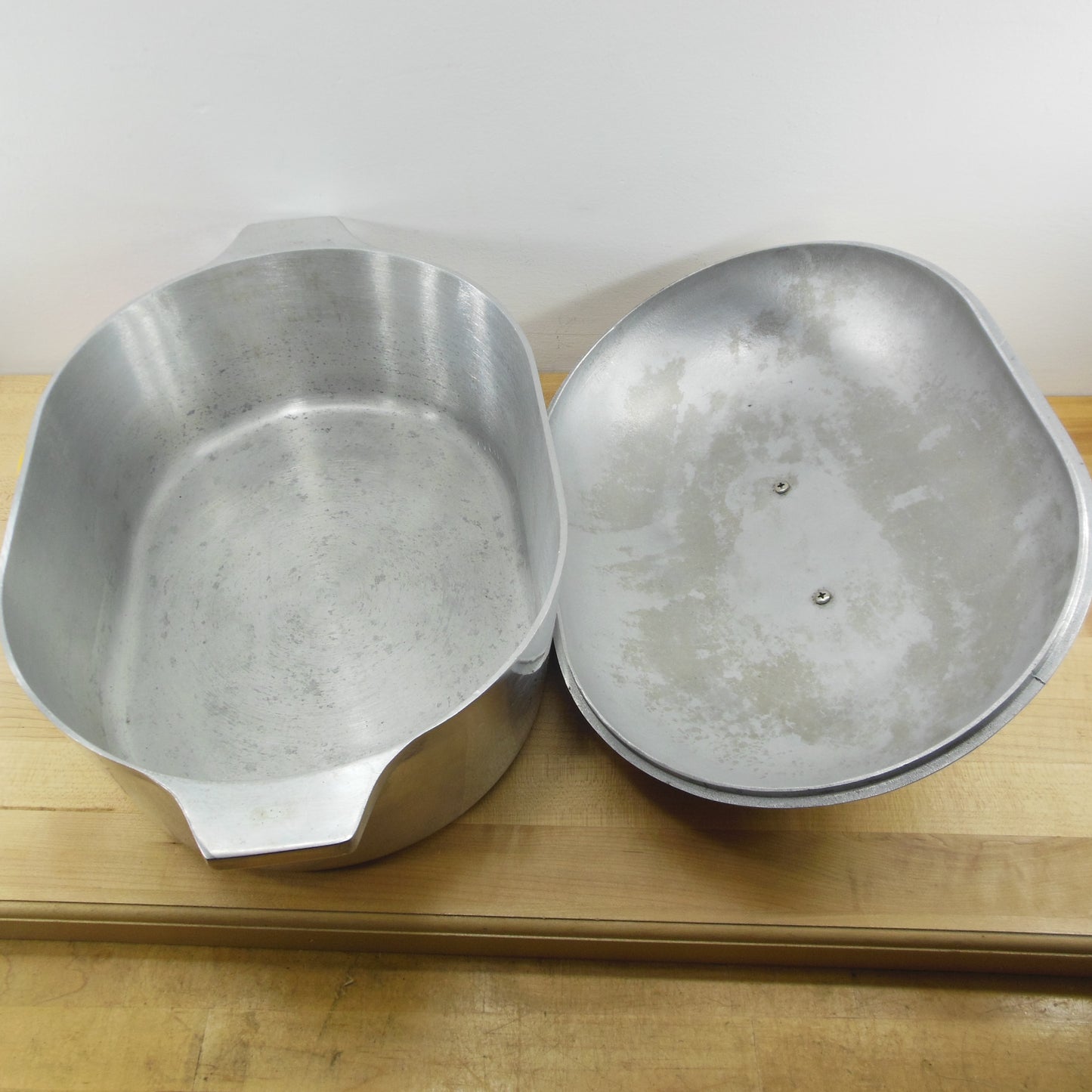 NASCO Royalty Aluminum Large 10 Quart Oval Roaster Pot & Lid Used