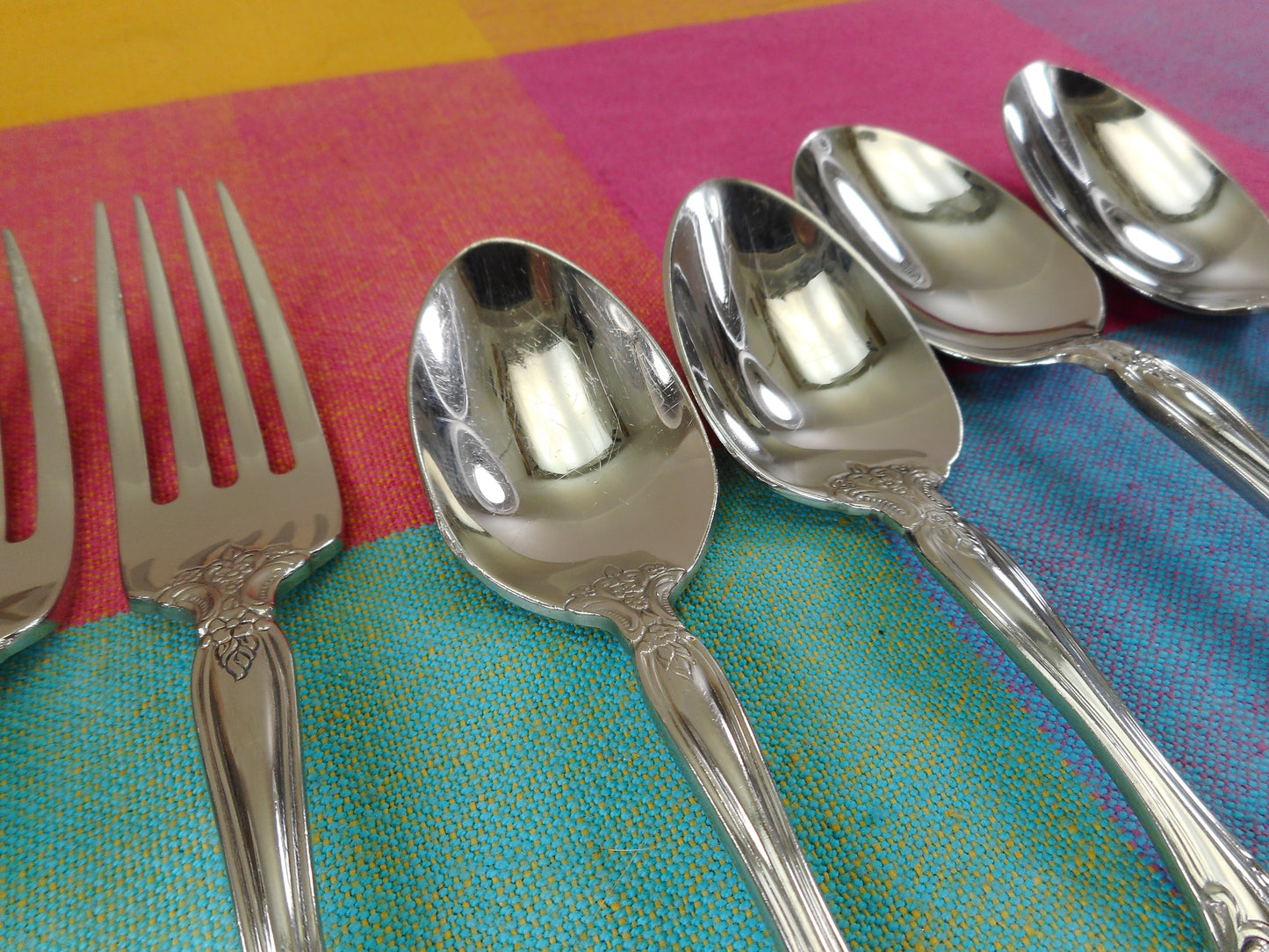 Oneida USA Michelangelo Stainless Flatware - 11 Pieces Teaspoon Place Spoon Fork Knives Vintage