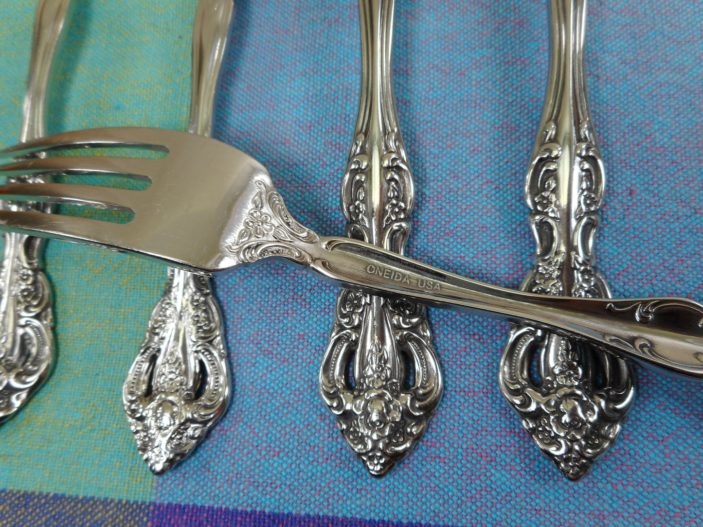 Oneida USA Michelangelo Stainless Flatware - 11 Pieces Teaspoon Place Spoon Fork Knives Heritage