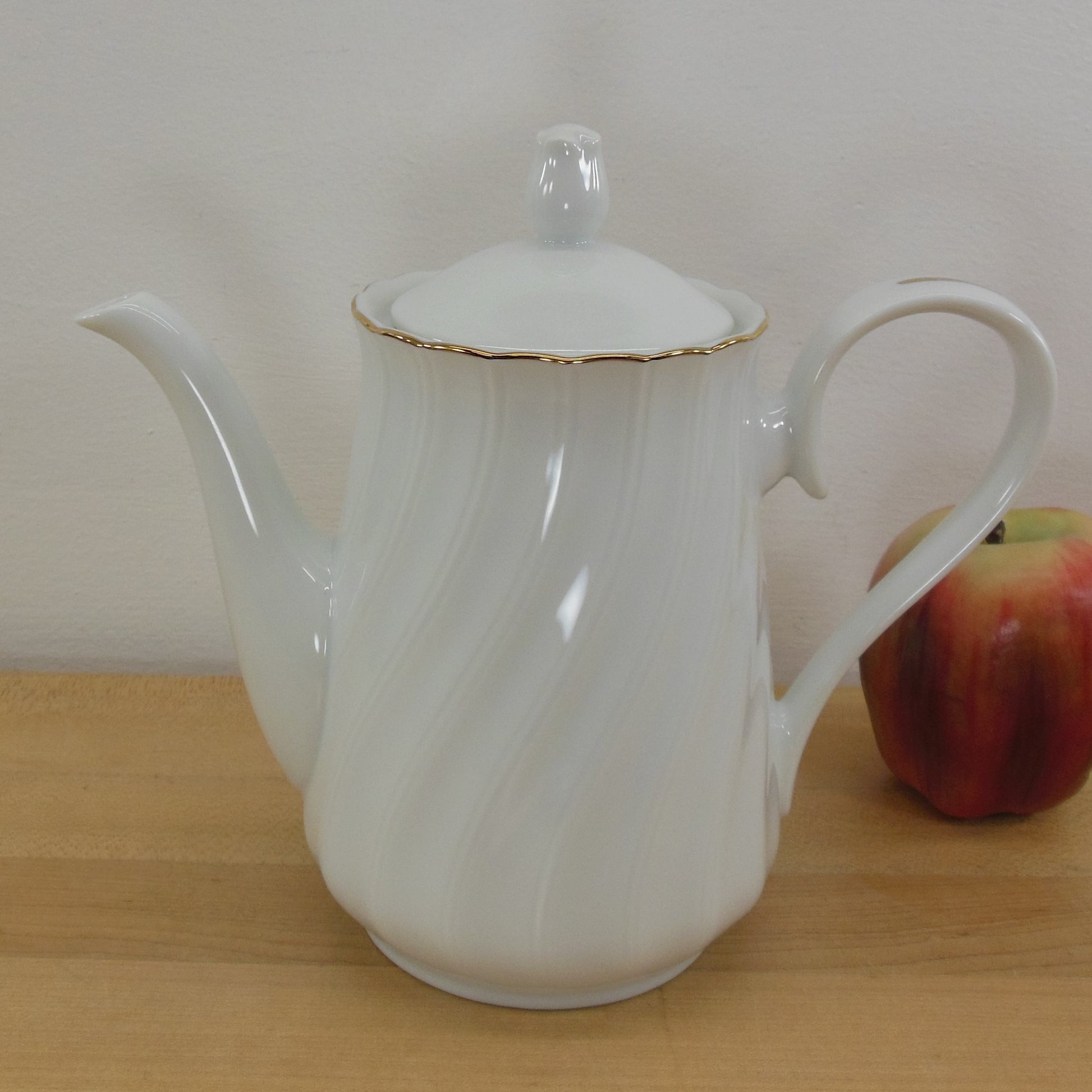 Gevalia Kaffe Swirl White Porcelain Gold Trim King Appointment - Coffee Pot