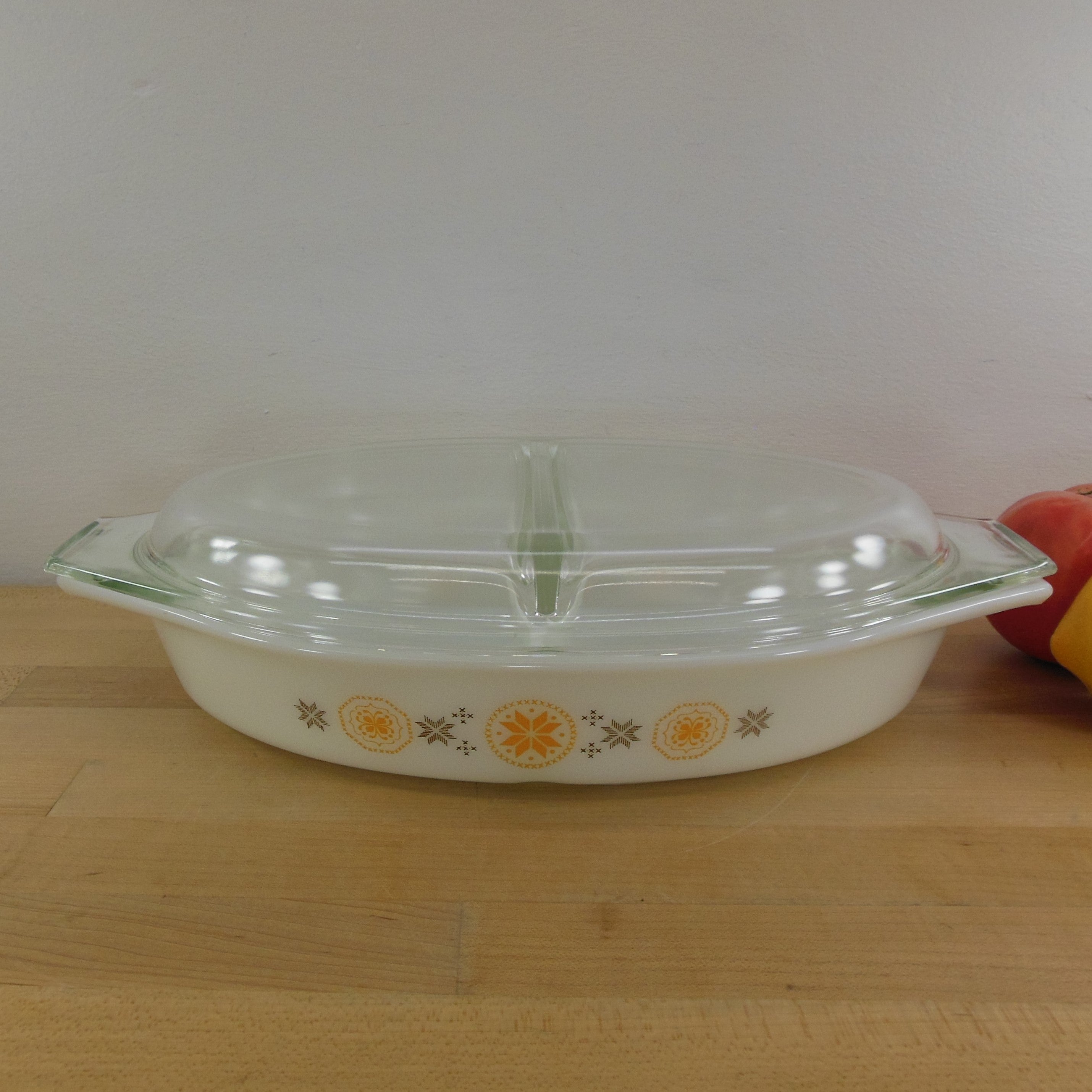 Pyrex Glass USA Town Country 1.5 Quart Divided Casserole Dish Olde Kitchen Home