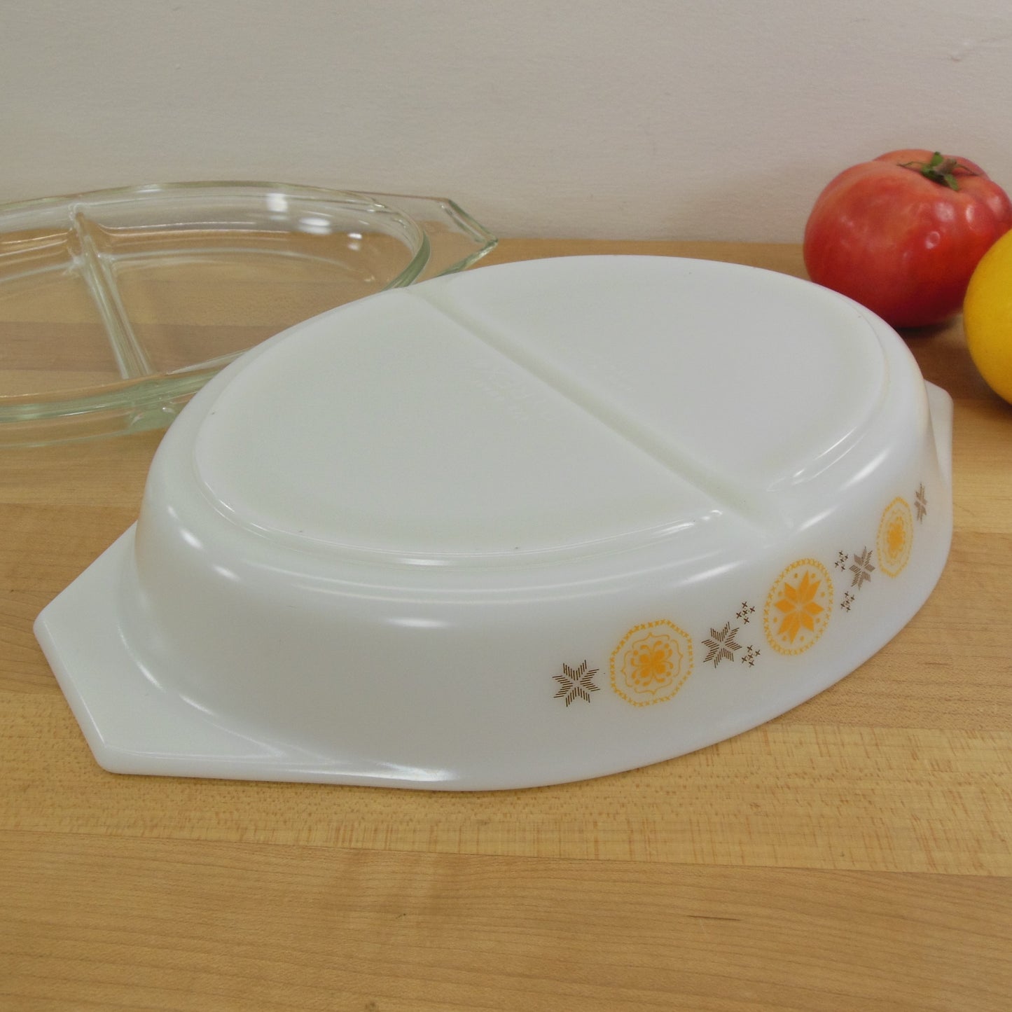 Pyrex Glass USA Town & Country 1.5 Quart Divided Casserole Dish Glass Lid