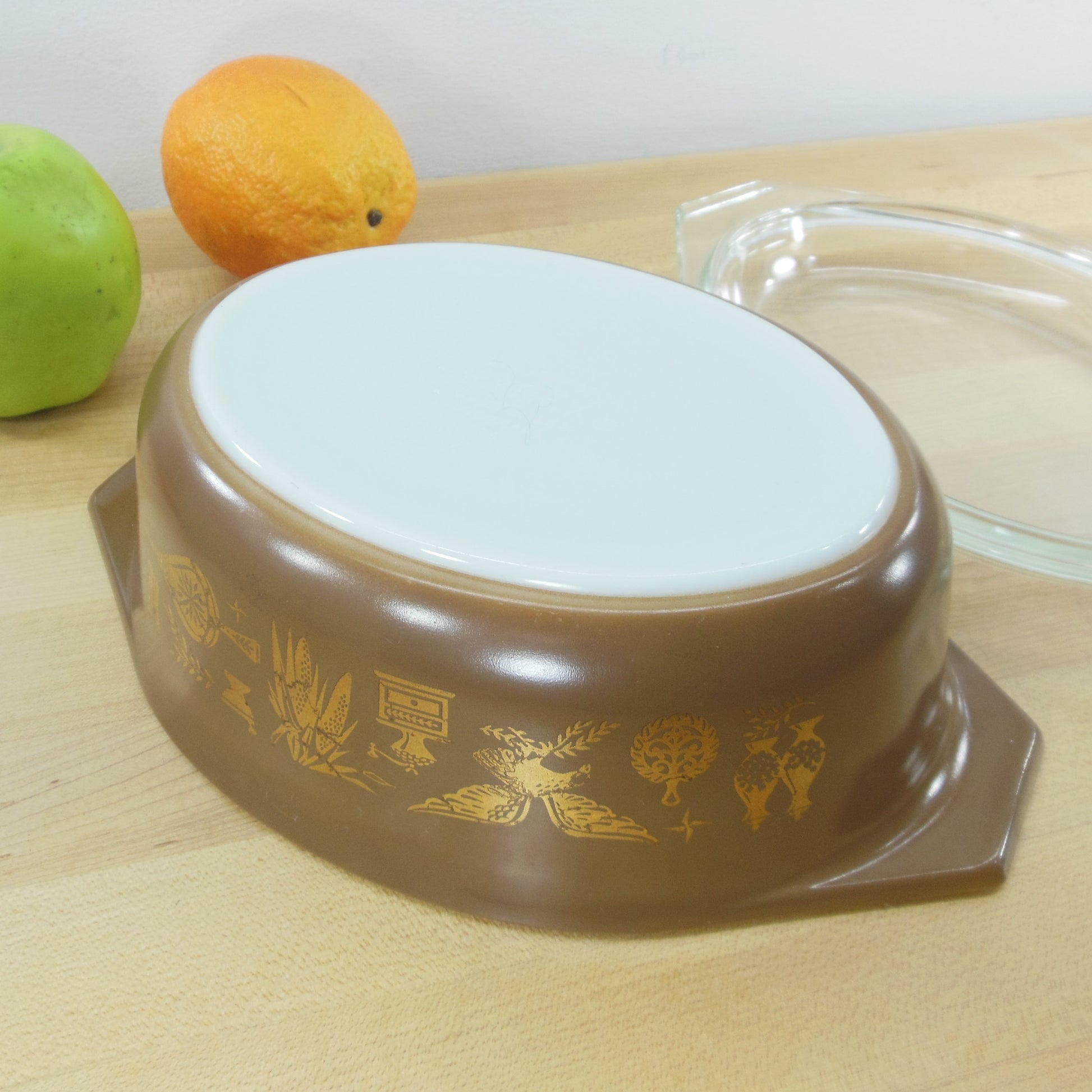 Pyrex Glass Early American 1-1/2 Quart Lidded Casserole Dish 043 Used Brown Gold White