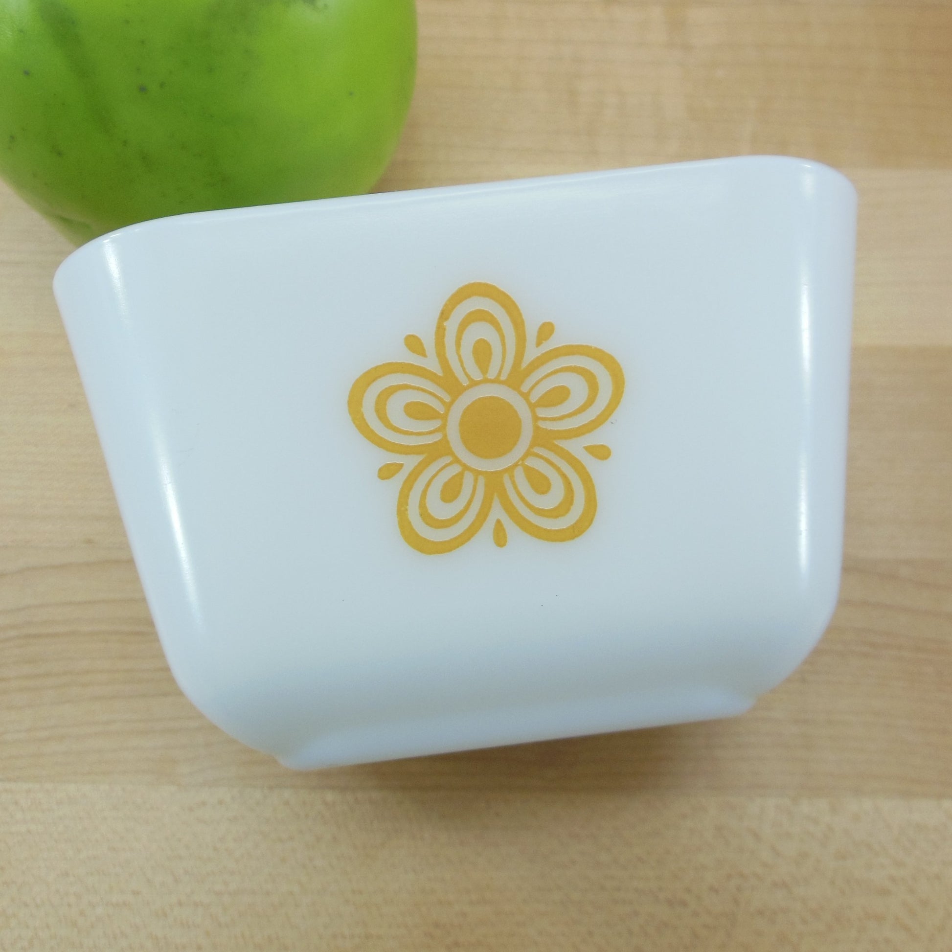 Pyrex Glass 501 Refrigerator Dish No Lid - Your Choice Gold Butterfly