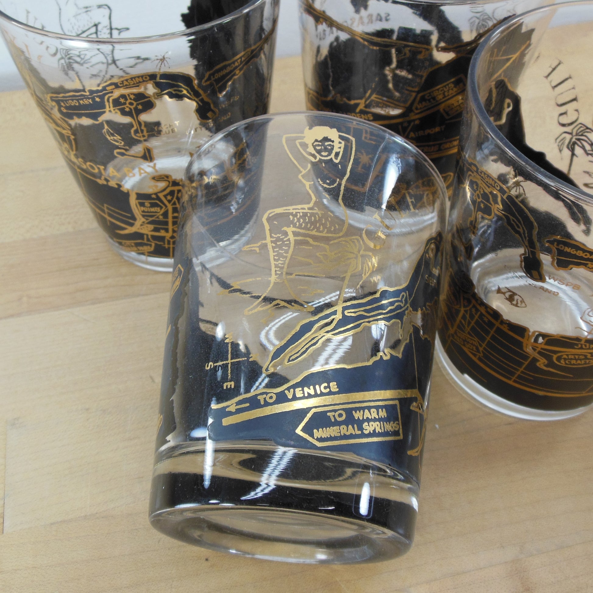 Sarasota FL Souvenir Bar Drink Glasses Black Gold 5 Set Lowball
