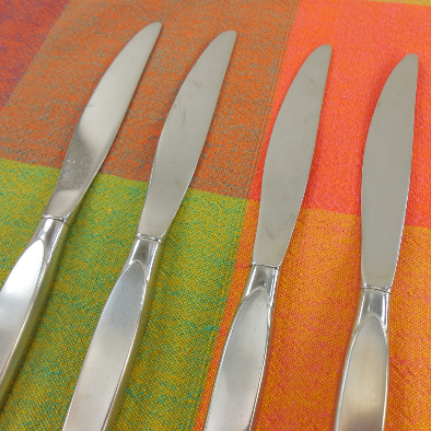 Oneida Community - SATINIQUE Older - Stainless Flatware - 4 Dinner Knives hollow