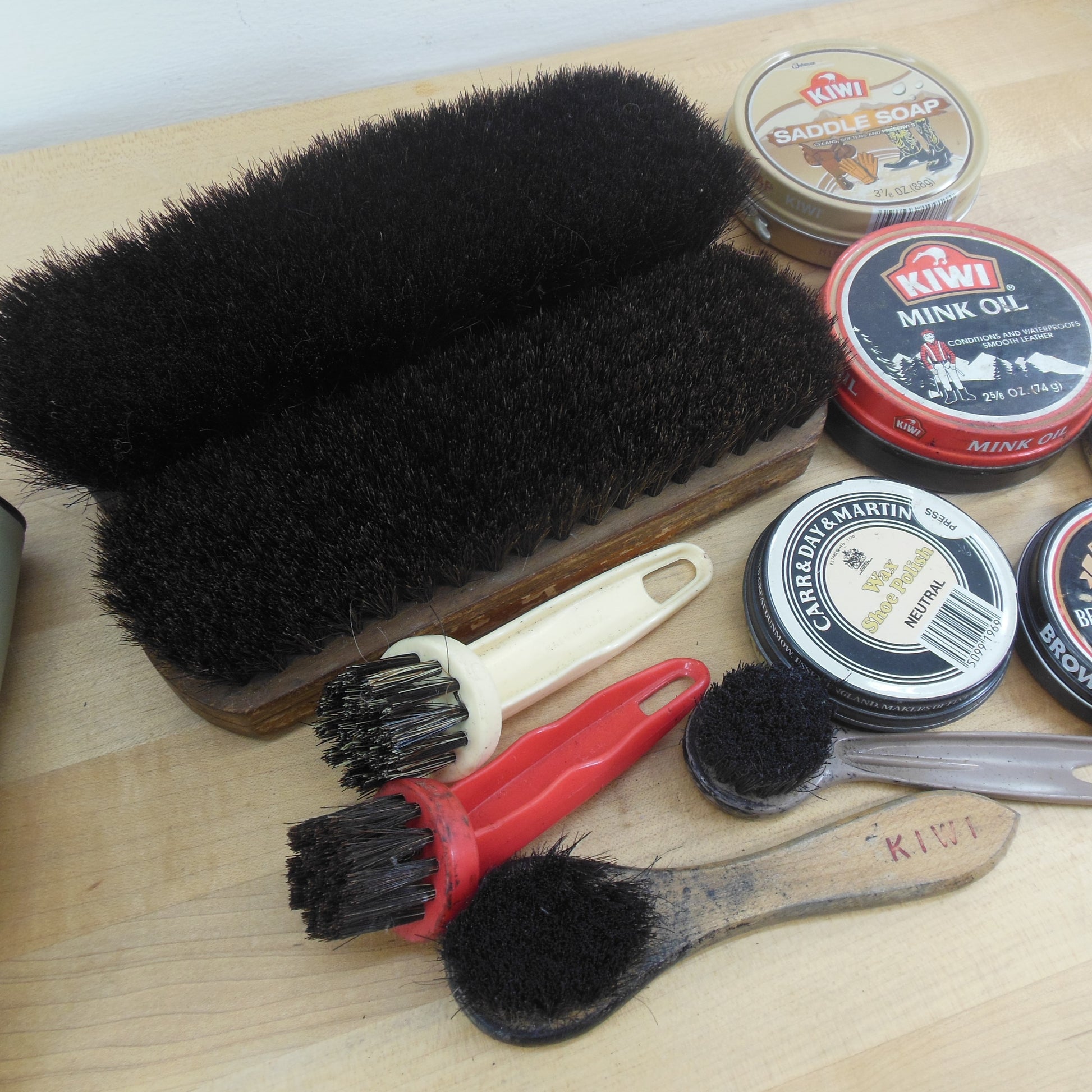 Shoe Polish Vintage Lot Brushes Cans Travel Kit Horse Hair Kiwi Vintage