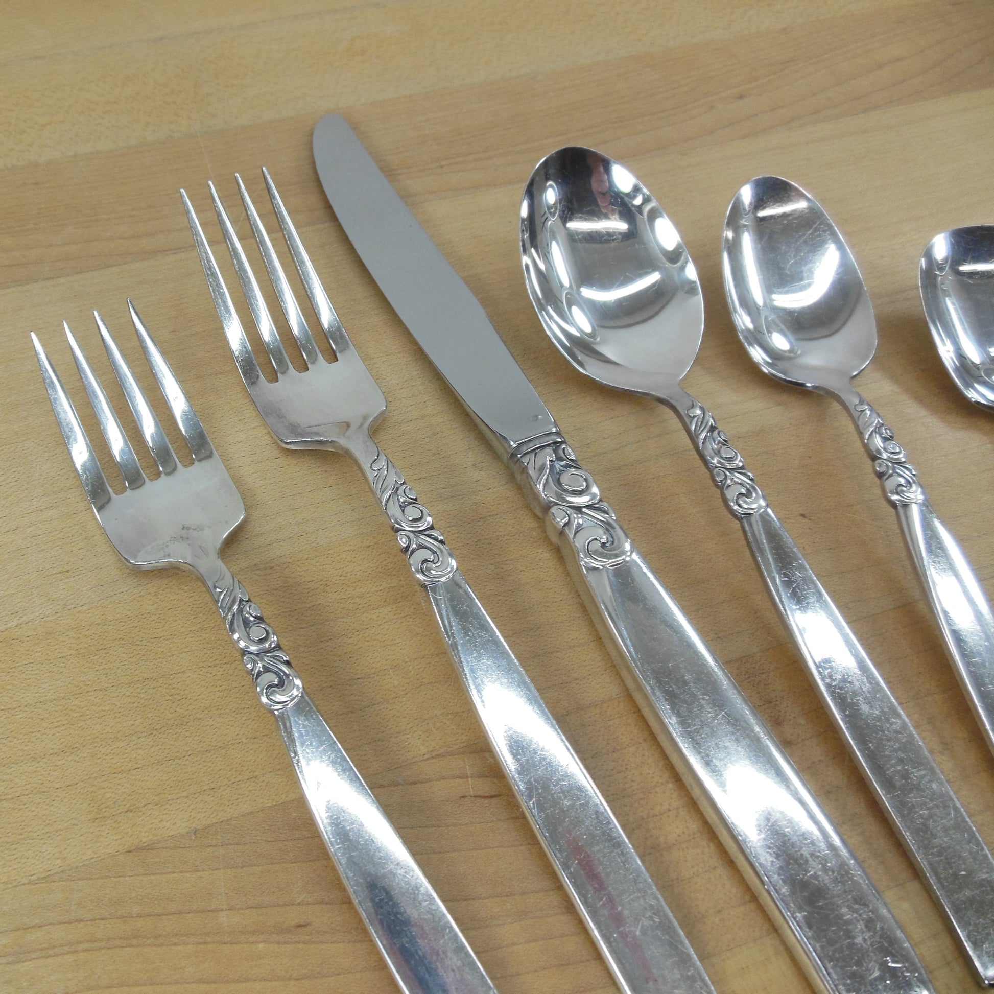 Oneida Community Silverplate South Seas Flatware Set For 8 - 50 Pieces used