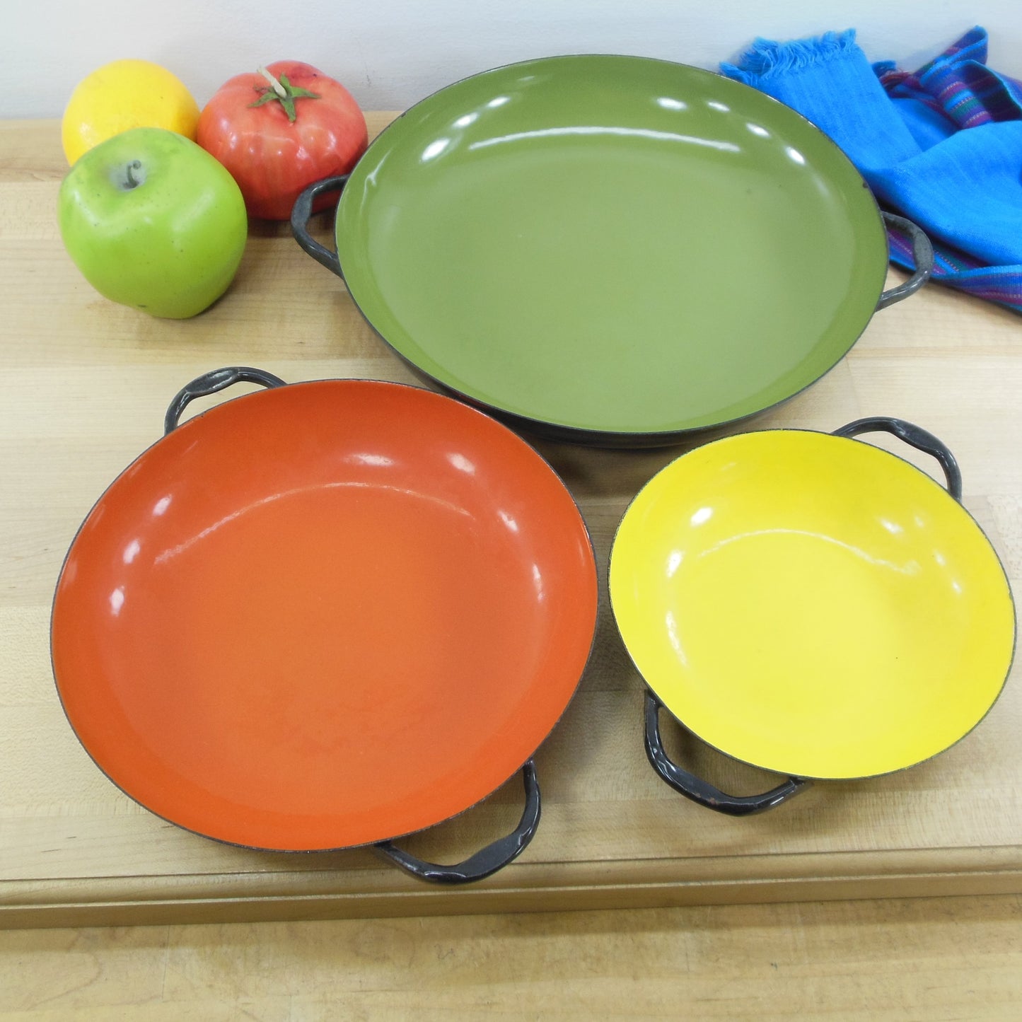 Unbranded Enamelware Sizzling Au Gratin Pans - Autumn Yellow Orange Green Vintage