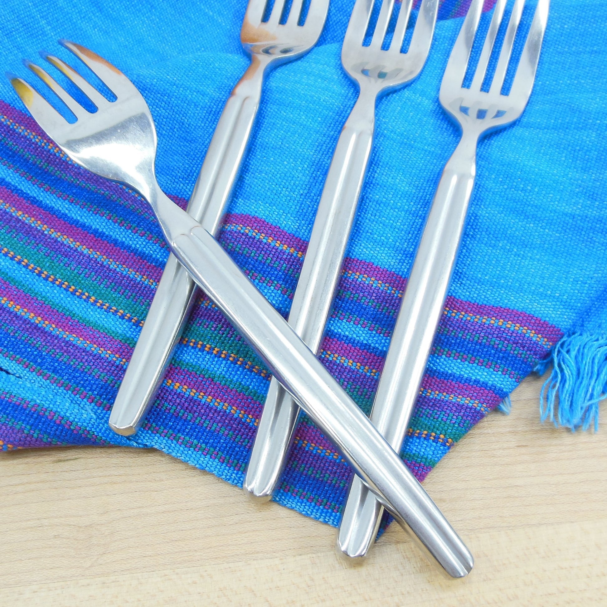 Towle Unknown Pattern 18/10 Stainless 4 Salad Forks - Groove Handle Used China