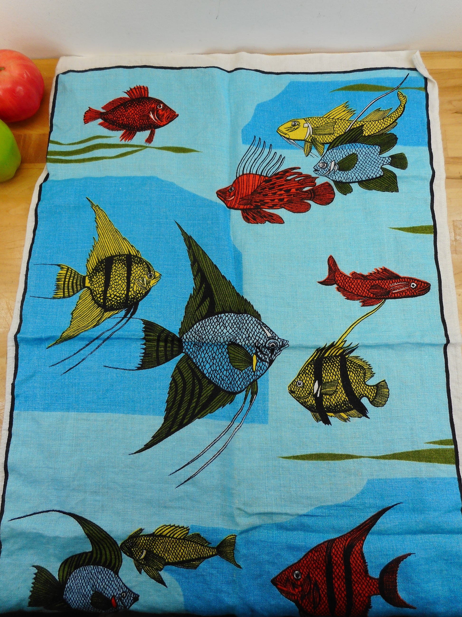 Kitchen Tea Towel Vintage Linen Ireland - Aquarium by Ulster - Fish