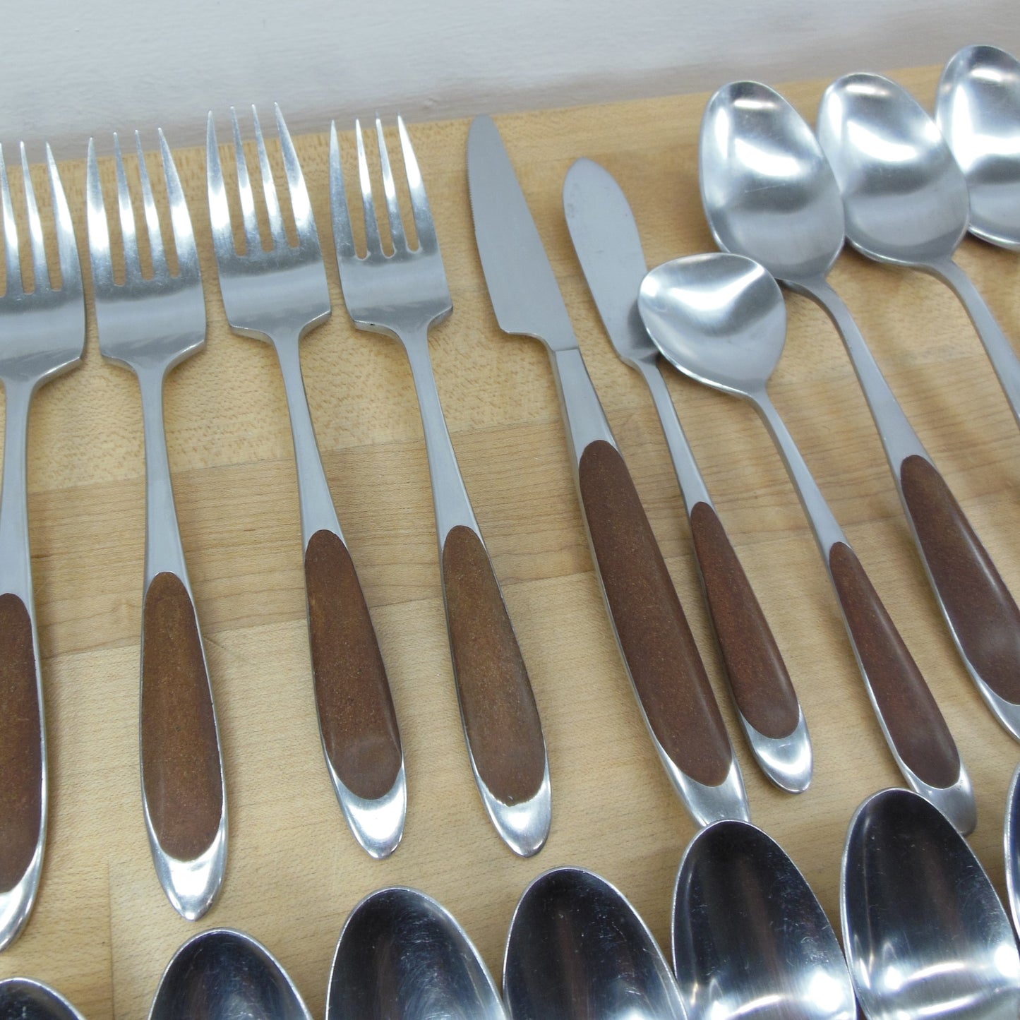 Unknown Maker Japan Stainless Flatware Brown Canoe Composite Handles 22 Pieces used