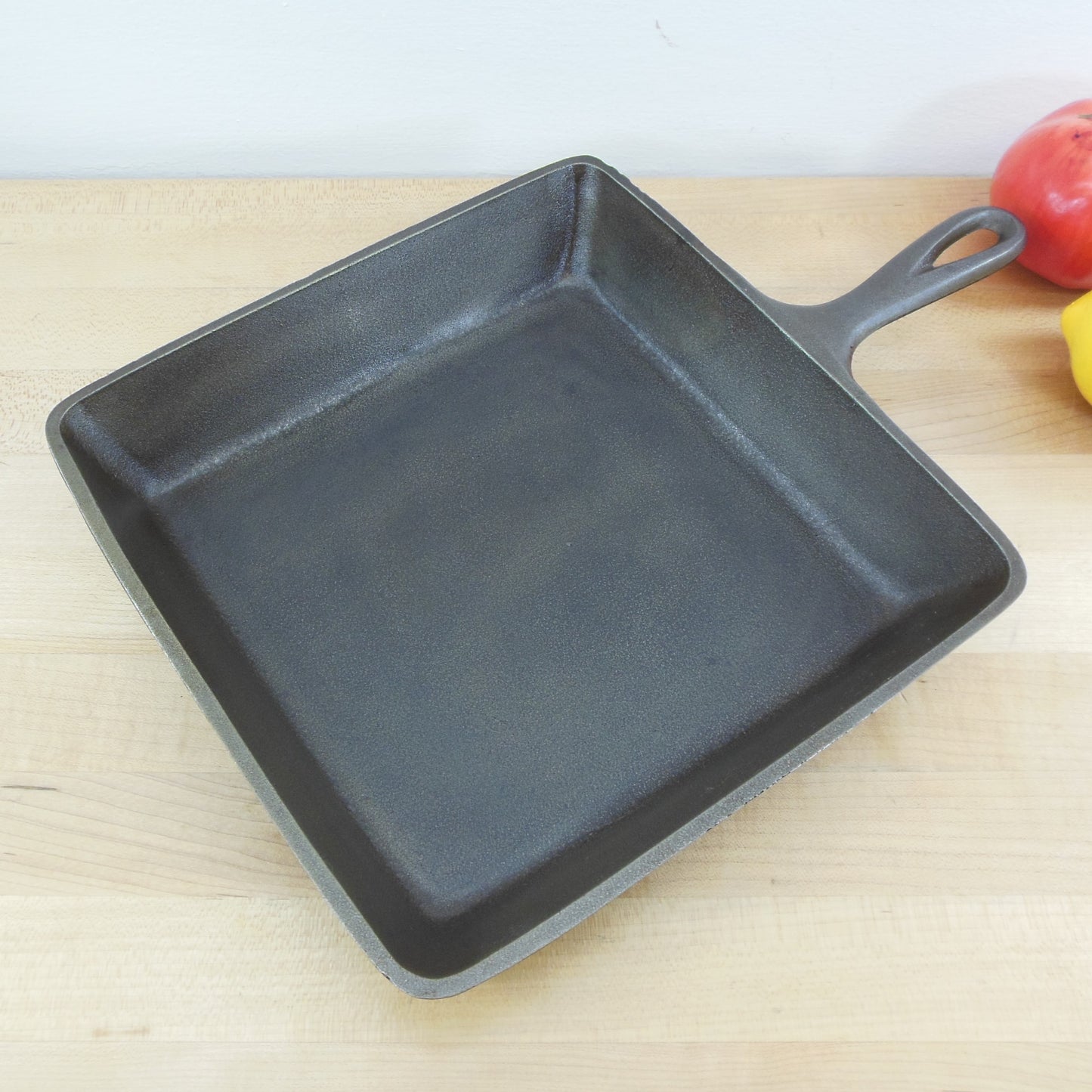 Unmarked Maker #8 Square Cast Iron Skillet Bacon Fryer