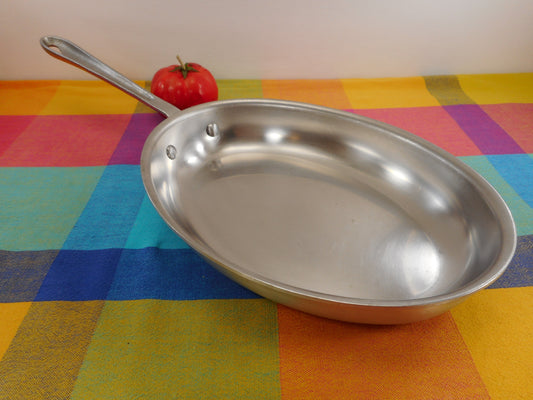 Unbranded All Aluminum Stainless Clad Interior 12" Oval Skillet Fish Pan - Handle Defect