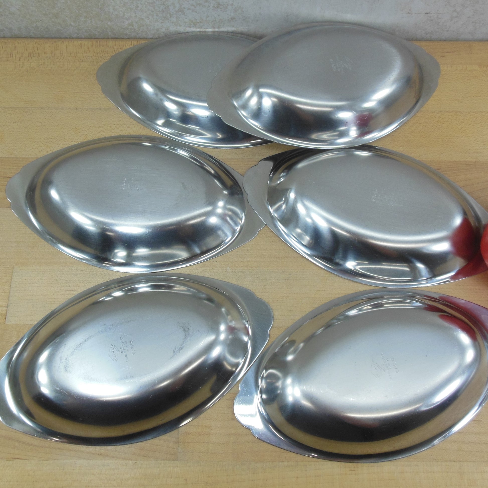 Vollrath Japan 47428 Stainless 8 Oz. Oval Au Gratin Dish - 6 Set Commercial