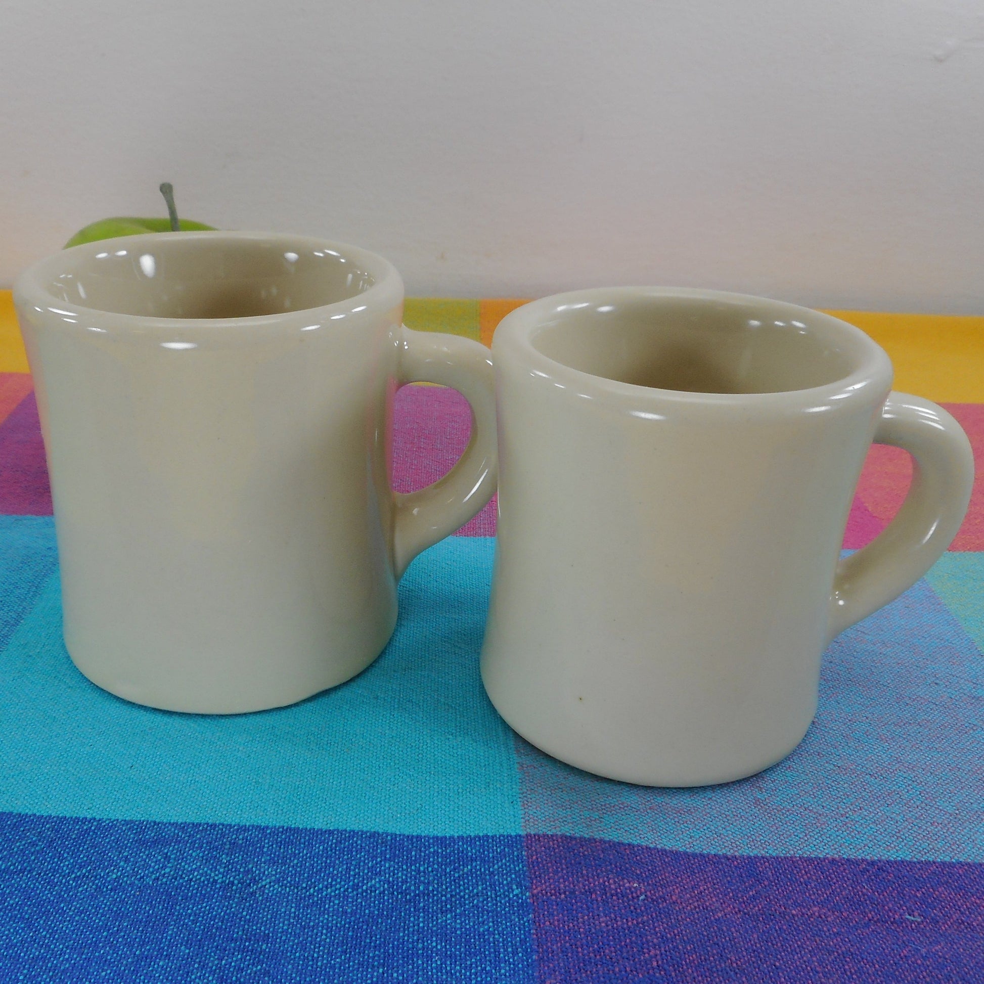 2 Vintage Victor Restaurant Ware Coffee Mug 6 oz Diner Style Cup Heavy  Off-White