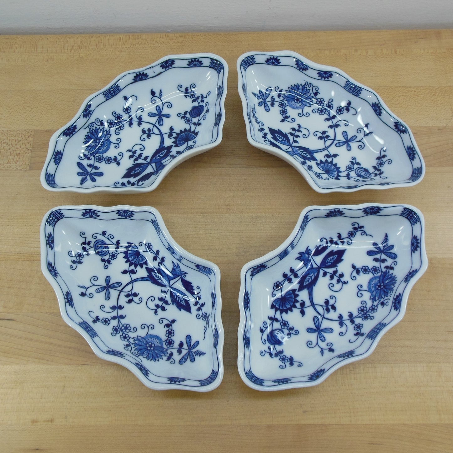 Seymour Mann Blue Onion Vienna Woods Porcelain Bone Dish - 4 Set