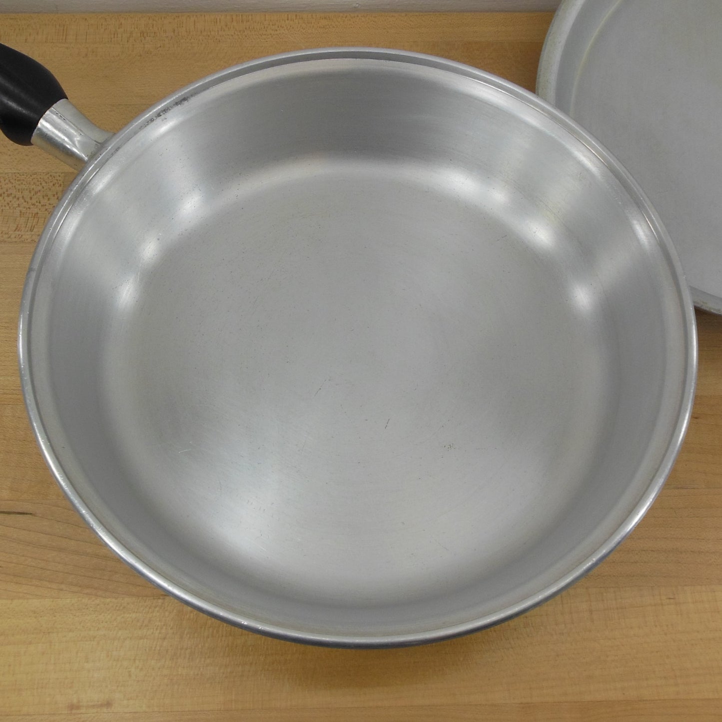 Wear Ever Aluminum USA 10" Fry Pan Skillet 920 & 700 Lid Used