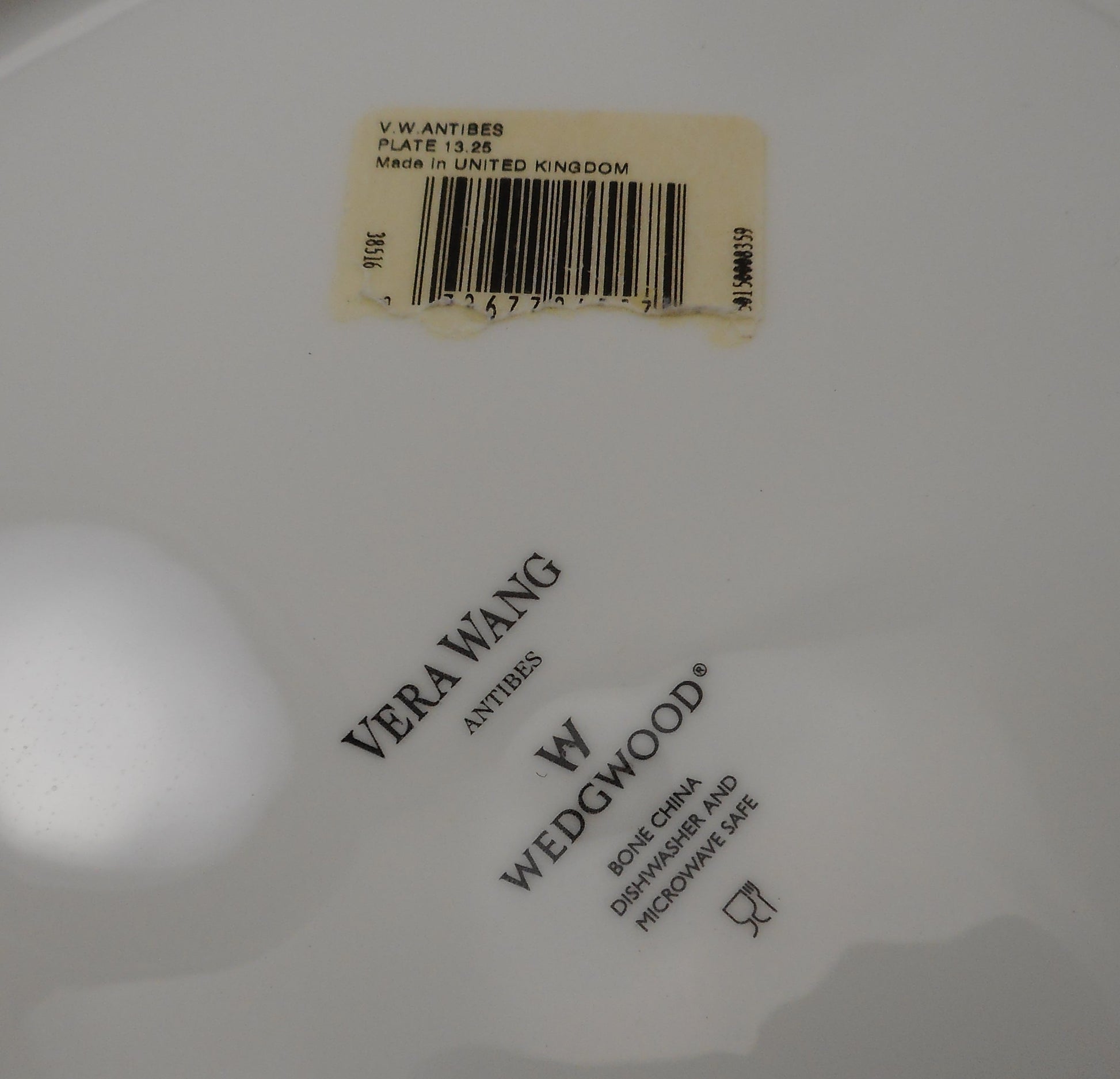 Wedgwood England Bone China Vera Wang Antibes - 13.25" Round Charger Platter White Rings label