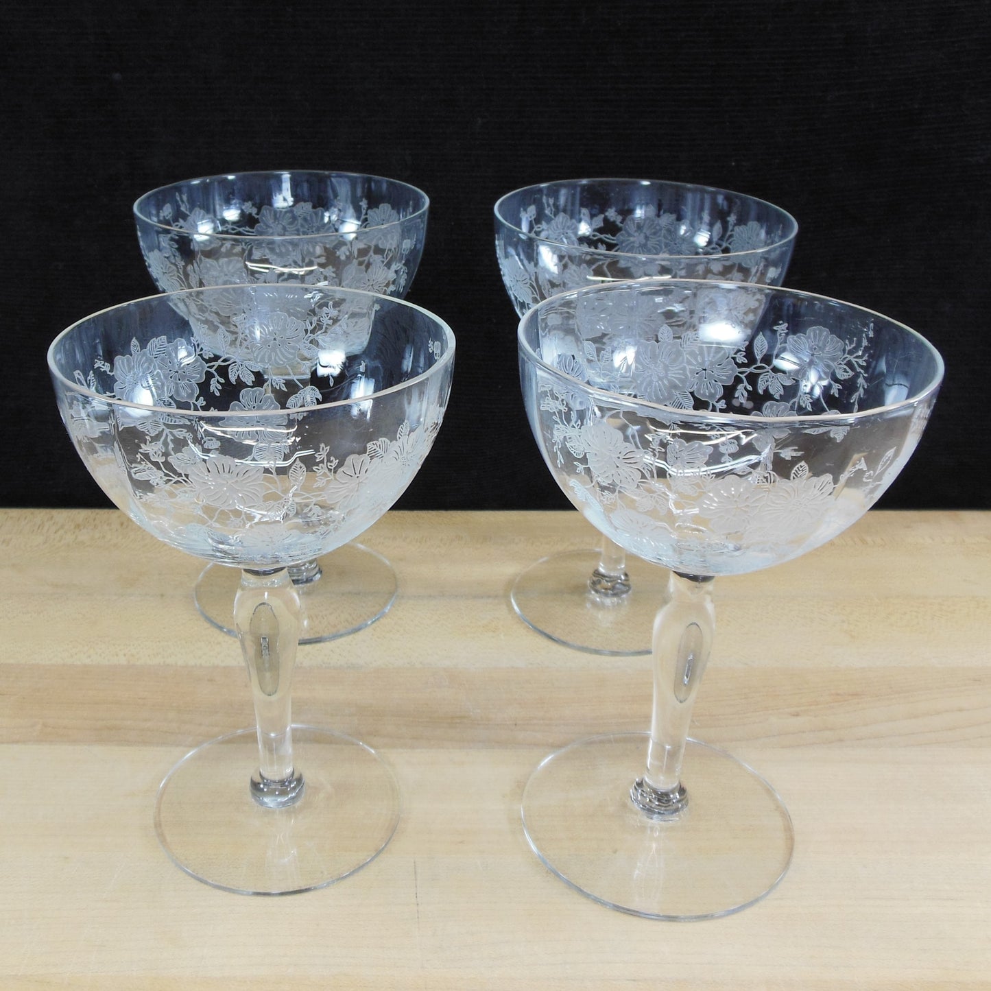 Unknown Maker UNK2629 Elegant Floral Etched Crystal Wine Glass Goblet - 4 Set