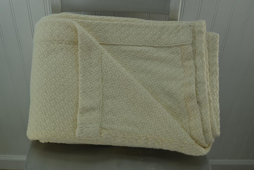 Vintage Cotton Coverlet Off White Bone Blanket Cover Basketweave 66" X 88" flat