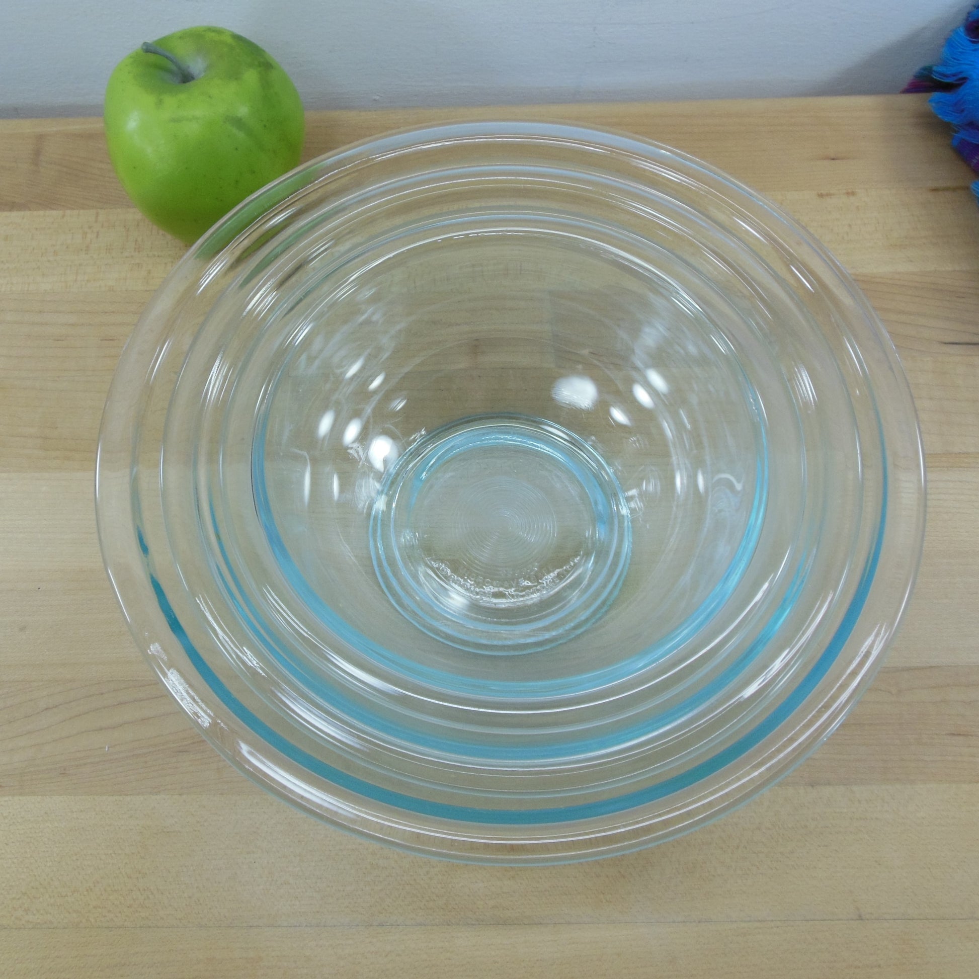 Pyrex Blue Tint Glass 3 Set Mixing Bowls 322 323 325 Used